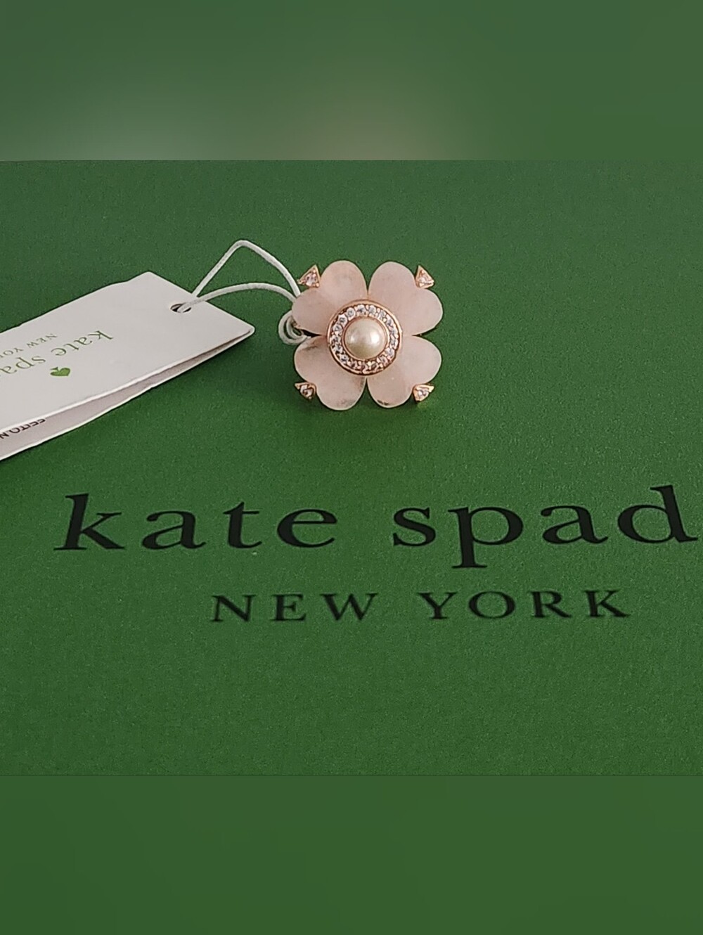 NWT Kate Spade Flower Ring. Size 6